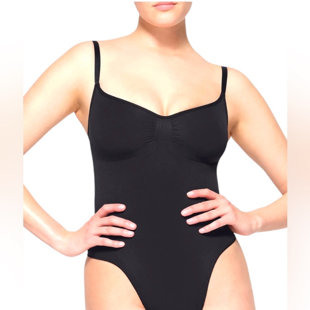 Skims Seamless Sculpt Thong Bodysuit - Onyx - Medium